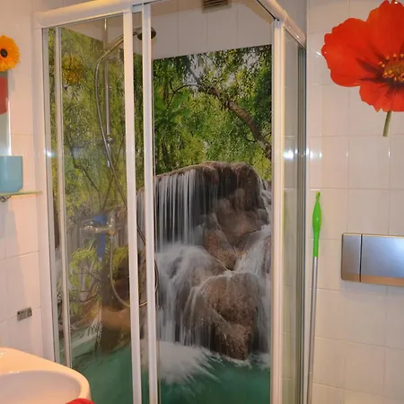 Haus 2 Mit 1 Getr Schlafzimmer Nyaraló *